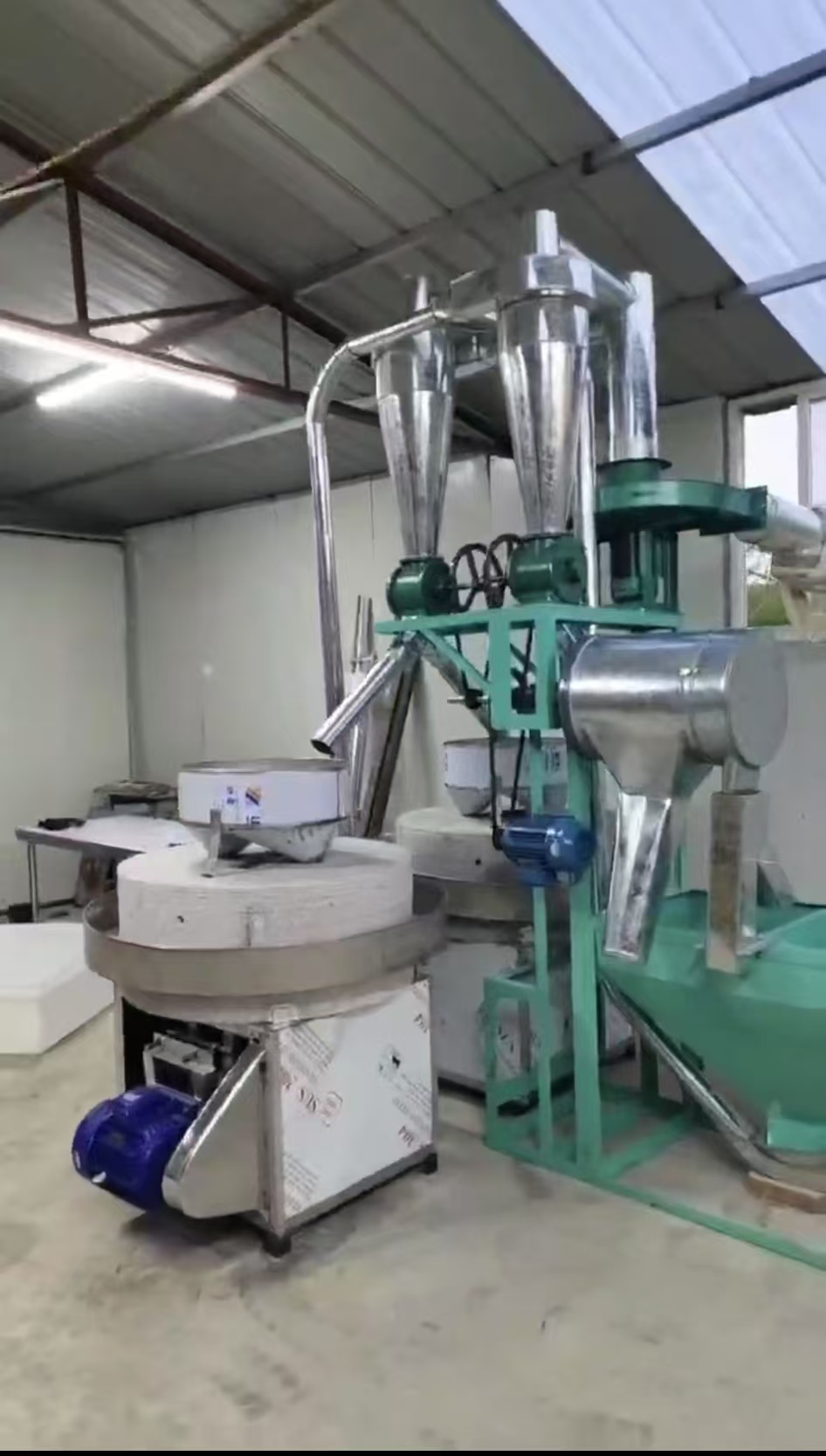 陜西李總全自動雙磨--面粉磨安裝成功